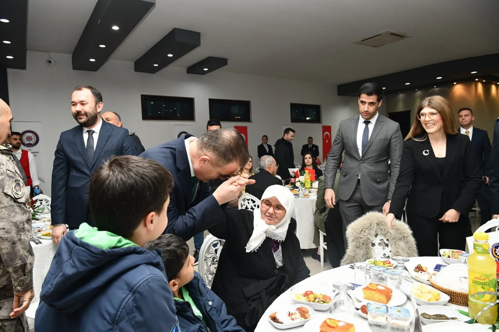 Muğla Valisi Akbıyık, şehit aileleri ve  gaziler ile iftar sofrasında buluştu