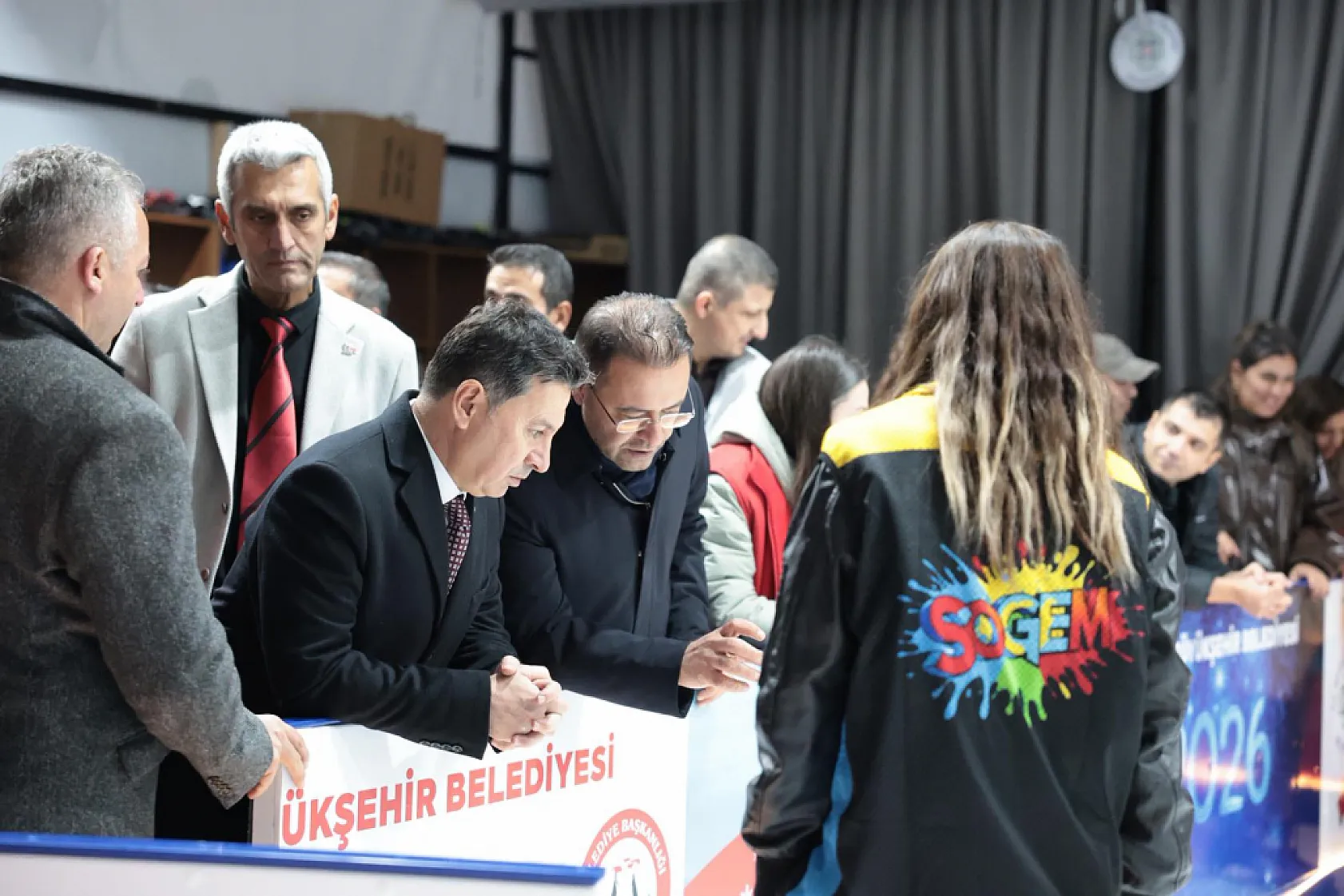 Muğla'da Yeni Yıl Coşkusu Buz Paten Pistiyle Başladı