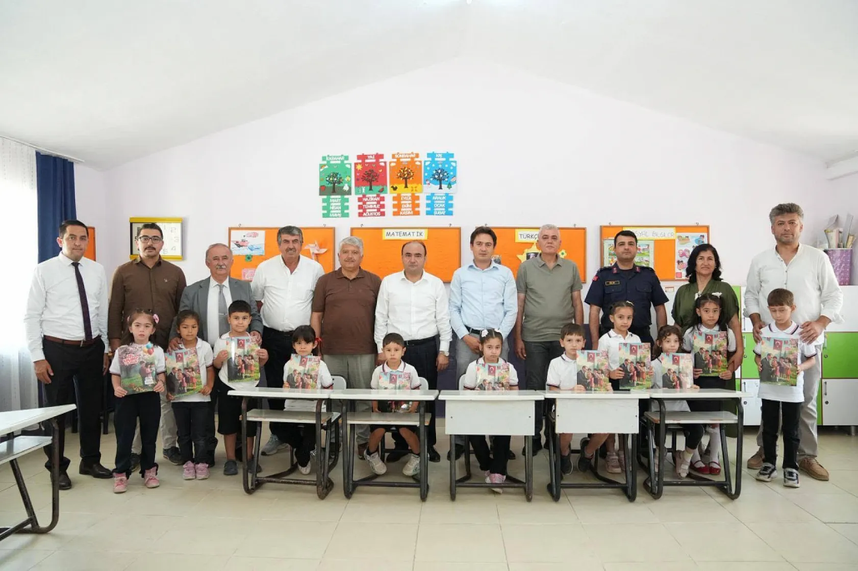 Seydikemer'de 7 Bin 619 öğrenci karne heyecanı yaşadı