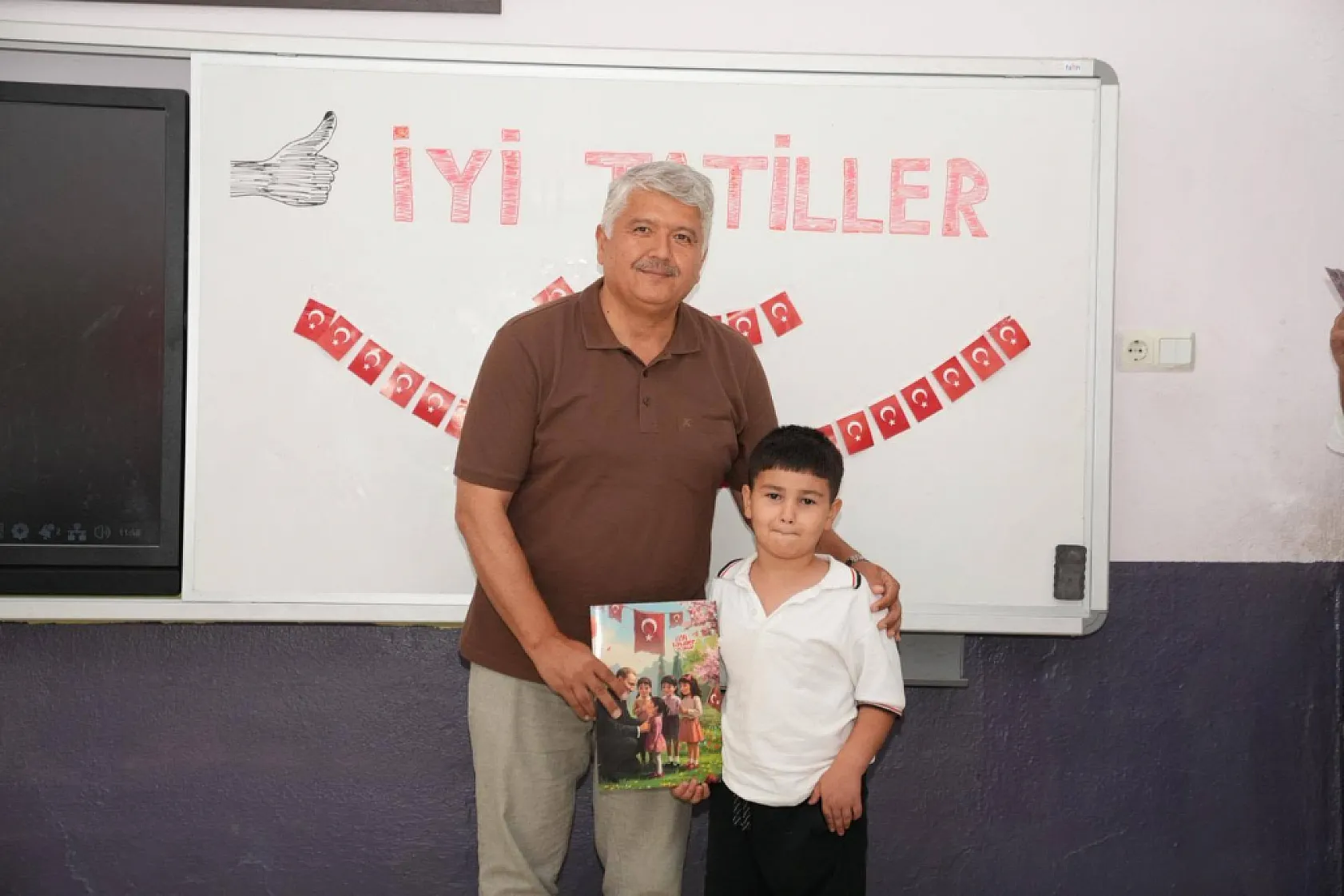 Seydikemer'de 7 Bin 619 öğrenci karne heyecanı yaşadı