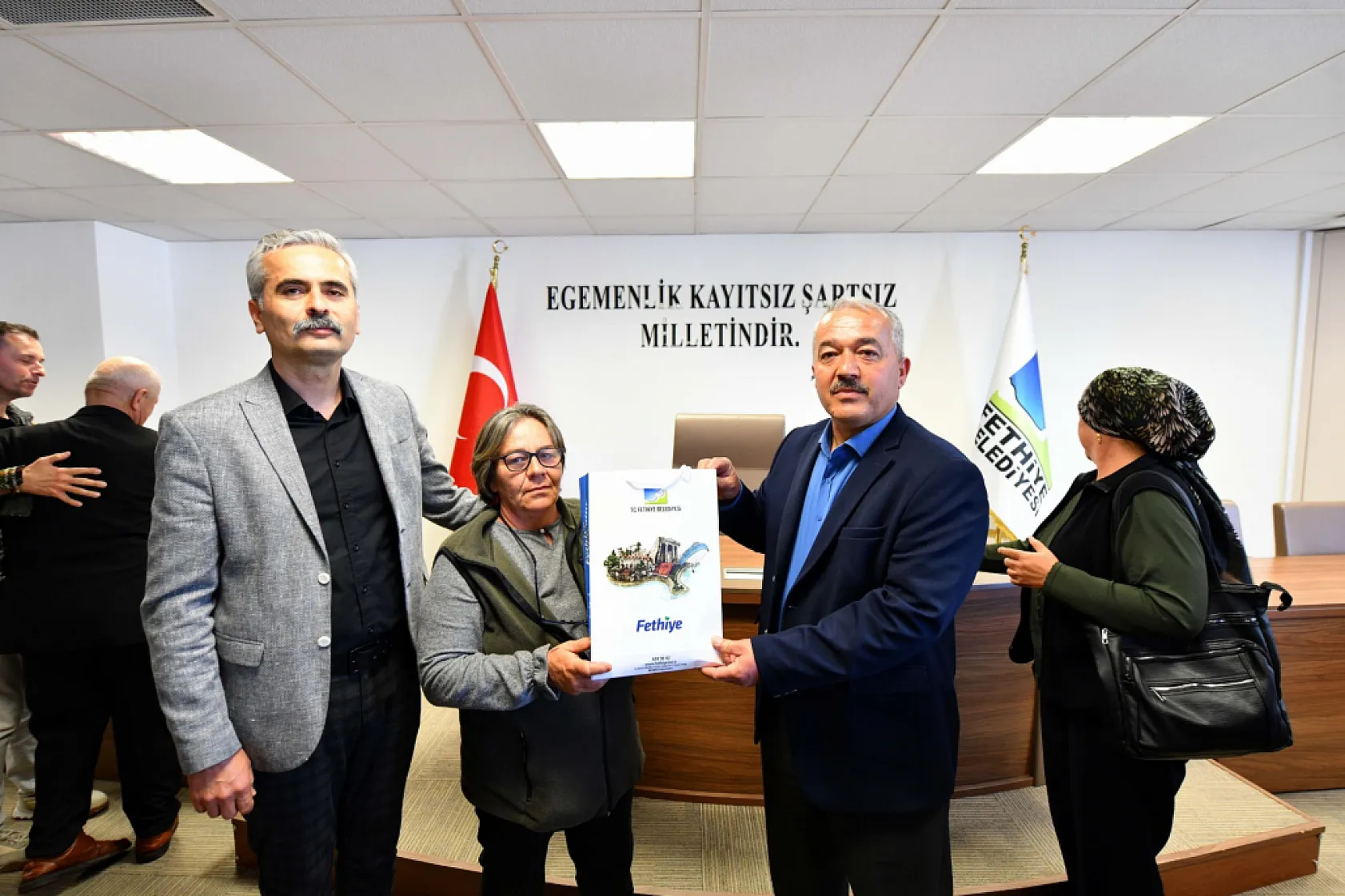 Fethiye Belediyesi'nden arıcılara destek:  Arıcı körüğü dağıtımı gerçekleşti