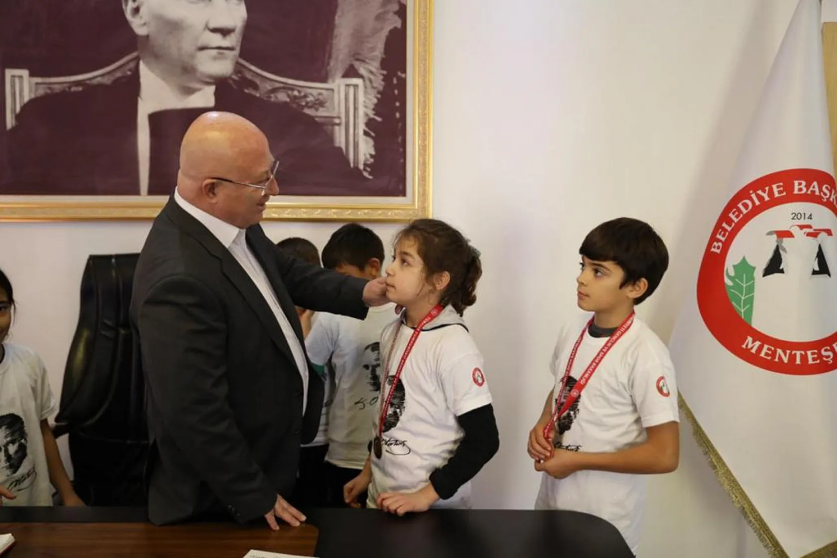 Minik sporculardan Başkan Gümüş'e ziyaret