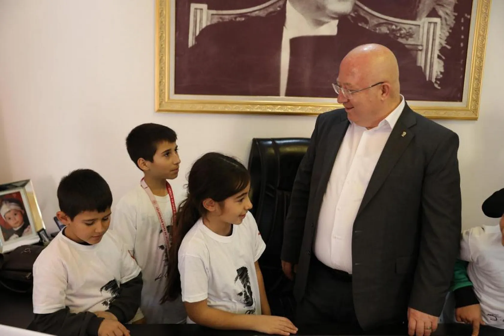 Minik sporculardan Başkan Gümüş'e ziyaret