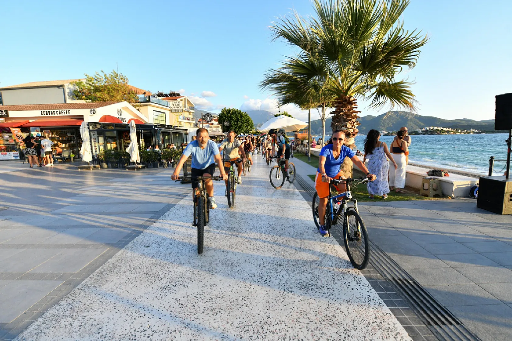 Çalış Sahil Bandı'nda bisiklet sürdüler