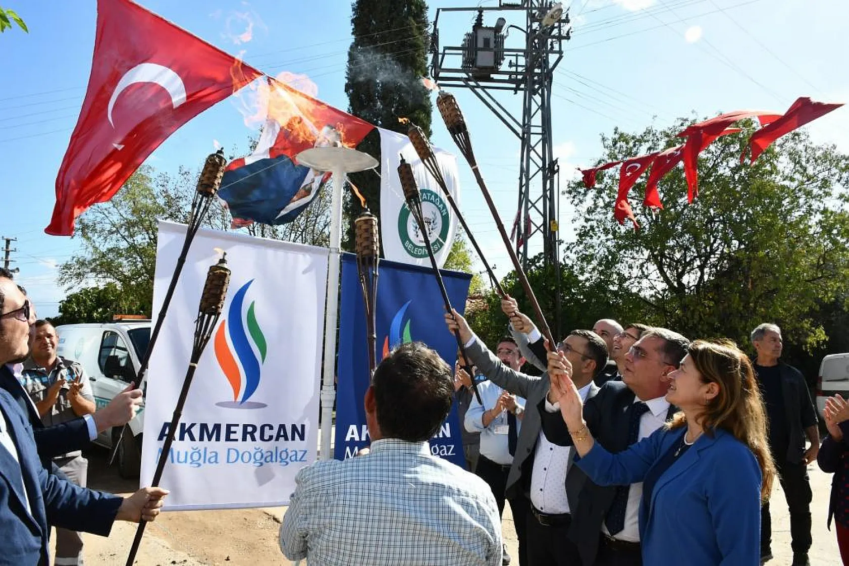 İki kırsal mahalle daha doğalgazla buluştu