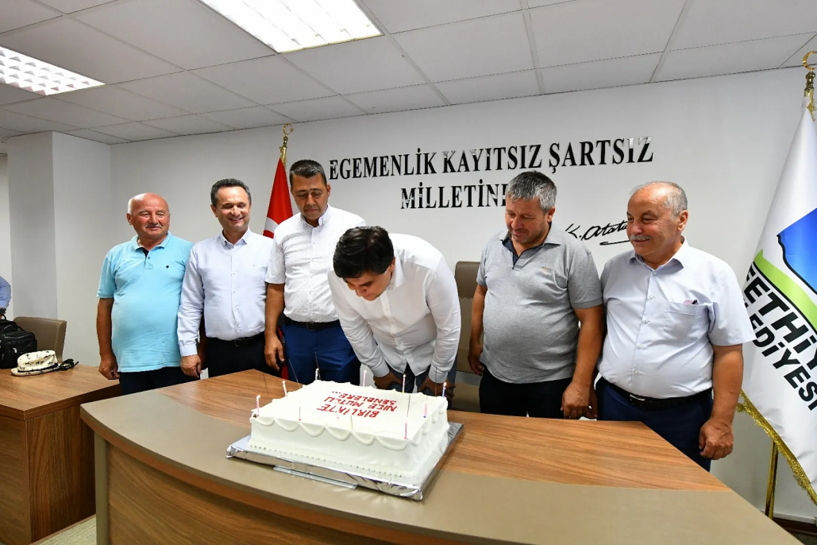 Başkan Karaca'ya doğum günü sürprizi