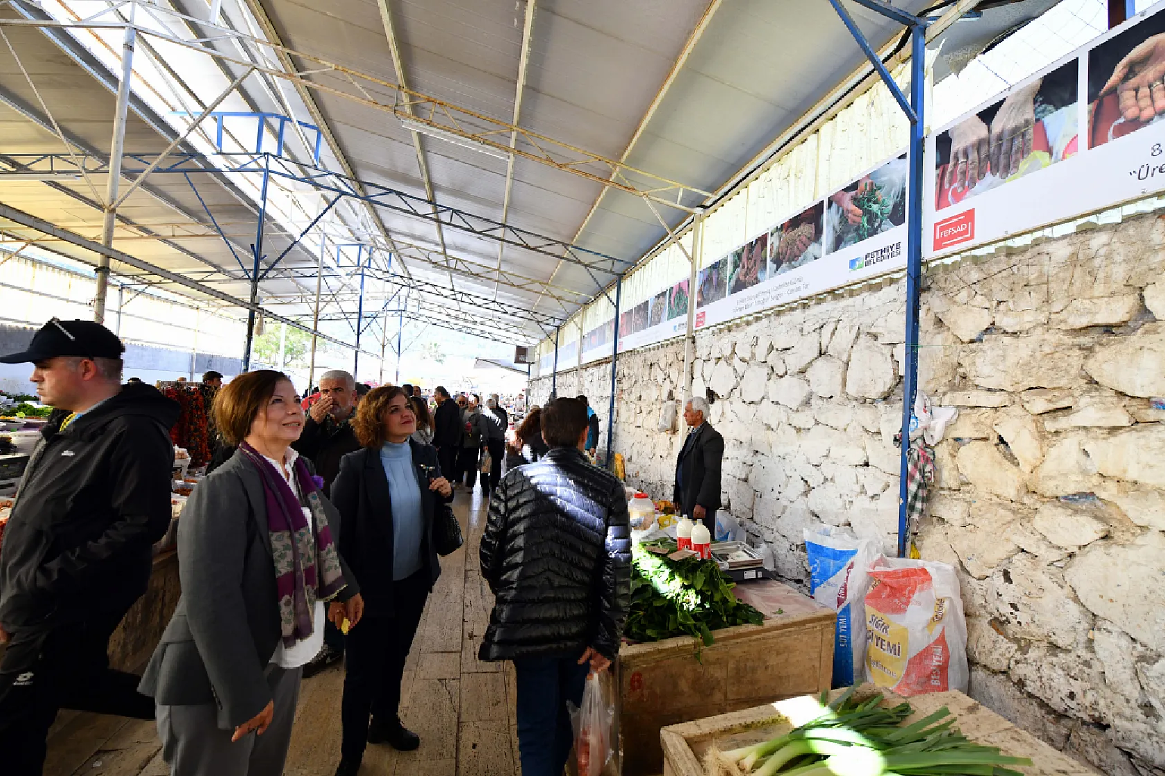 Başkan Vekili Oymak, 'Üreten Eller' sergisini ziyaret etti