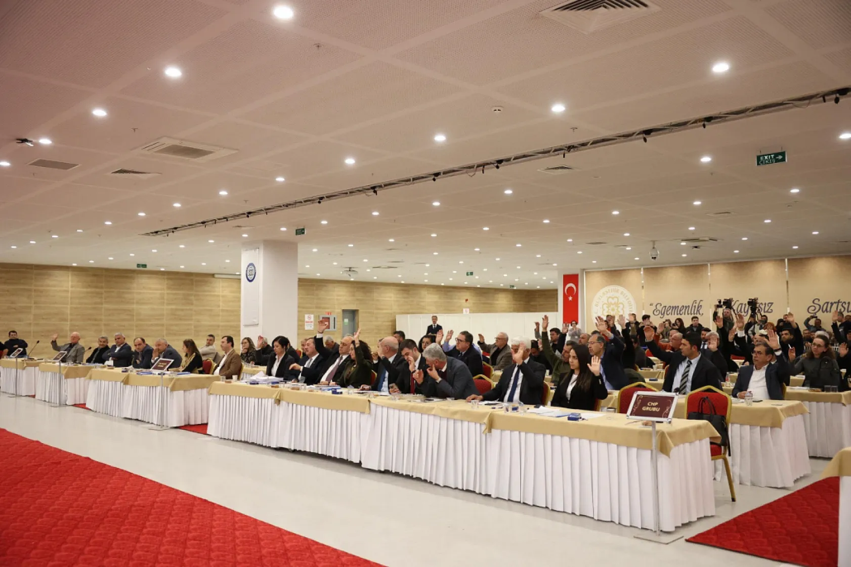 Başkan Aras'ın önergesiyle Deştin'de imar planı iptal edildi