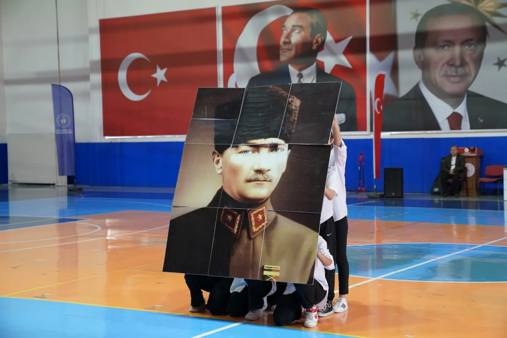Seydikemer'de 100 Metrelik Türk Bayrağı İle Cumhuriyet Kutlaması