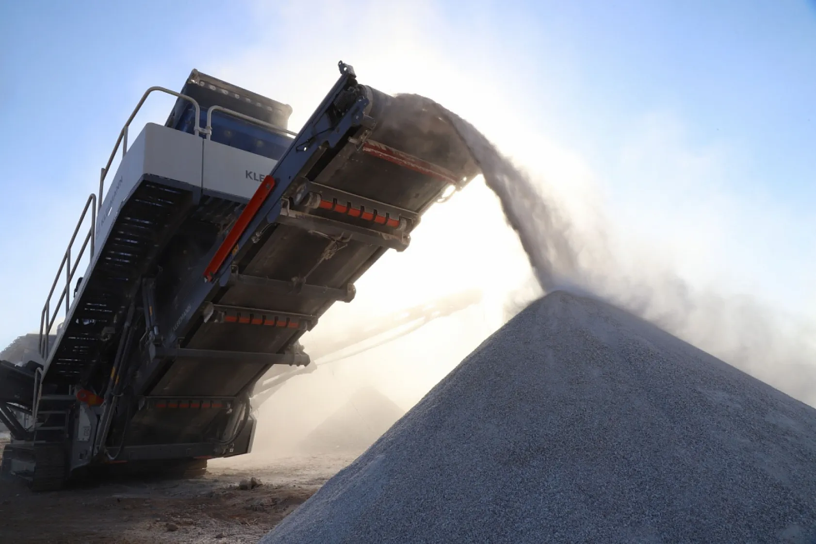 Büyükşehir'den Marmaris'e Mobil Konkasör