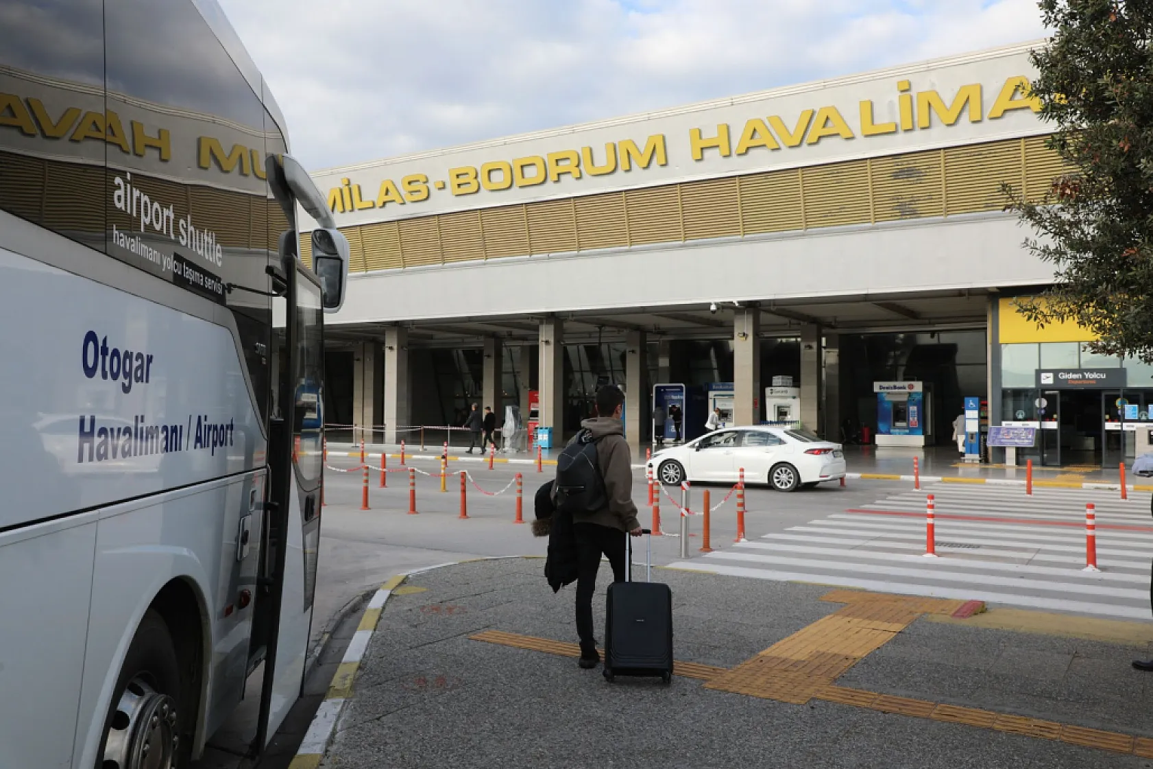Muğla Büyükşehir Havaalanı Taşımacılığında Vatandaşların Yanında