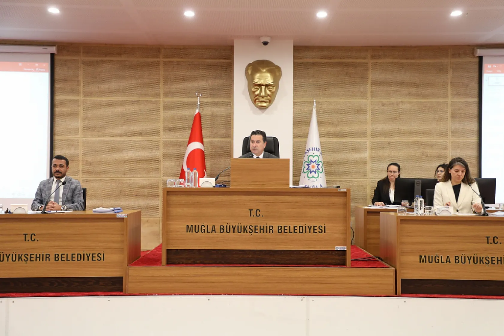 Büyükşehir'in 2025 Bütçesi Oy Birliği ile Kabul Edildi