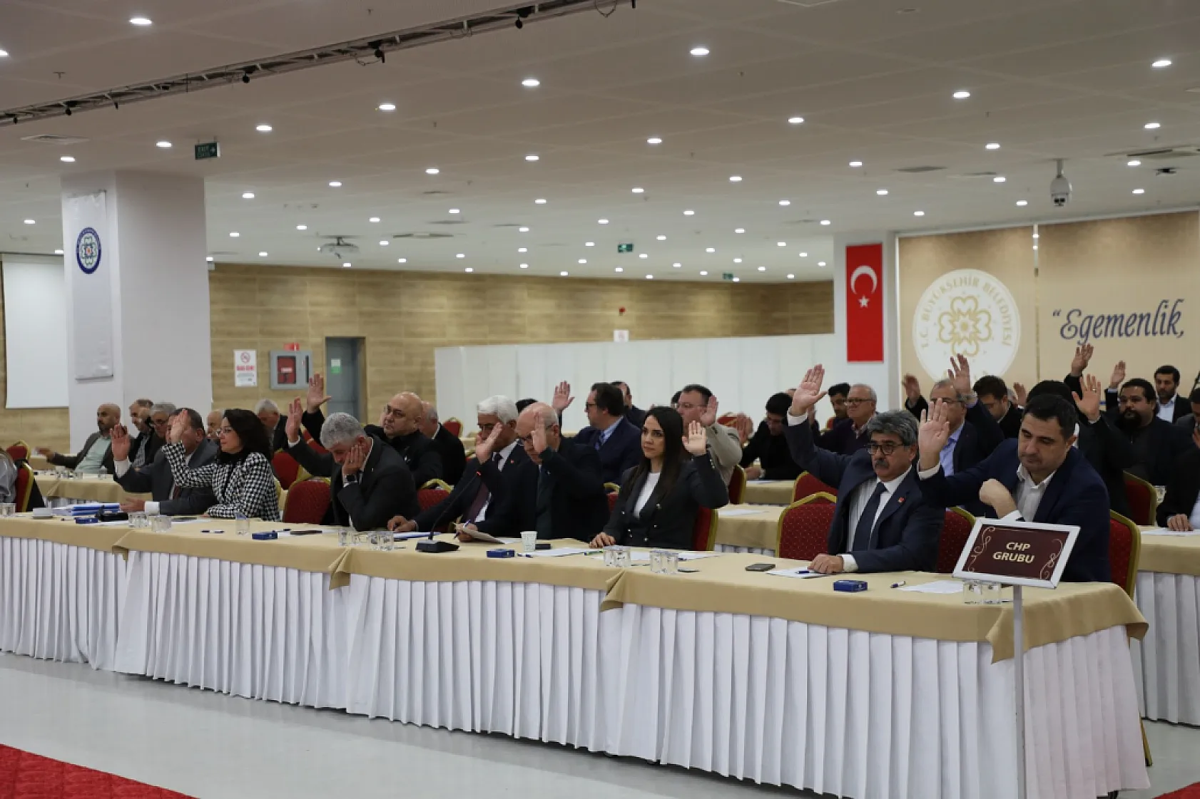 Büyükşehir'in 2025 Bütçesi Oy Birliği ile Kabul Edildi