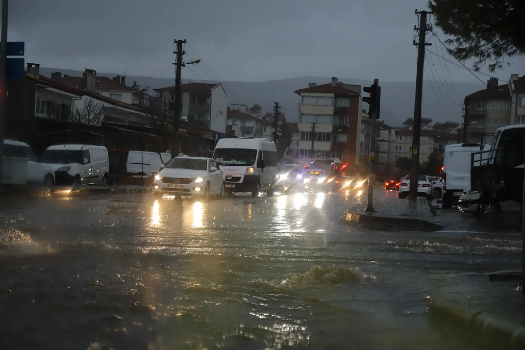 Muğla Büyükşehir Sağanak Yağışta 520 Personel İle Sahada