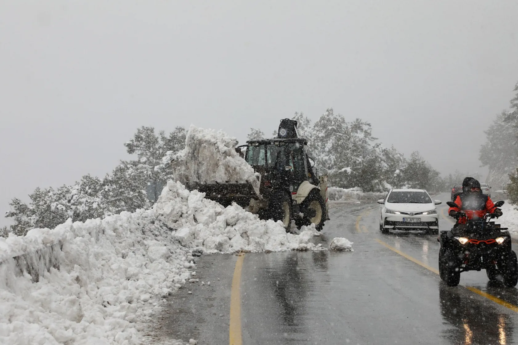 Beyaza Bürünen Muğla'da Yollar Ulaşıma Açıldı