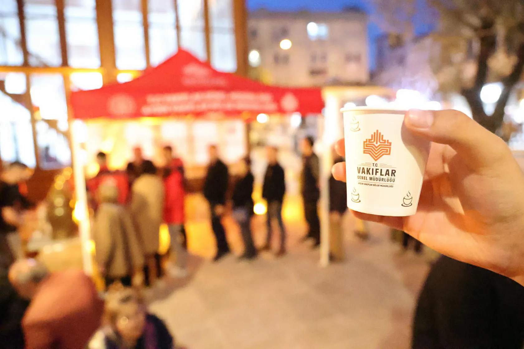 Aydın Vakıflar Bölge Müdürlüğü'nden Kadir Gecesi'nde anlamlı ikram