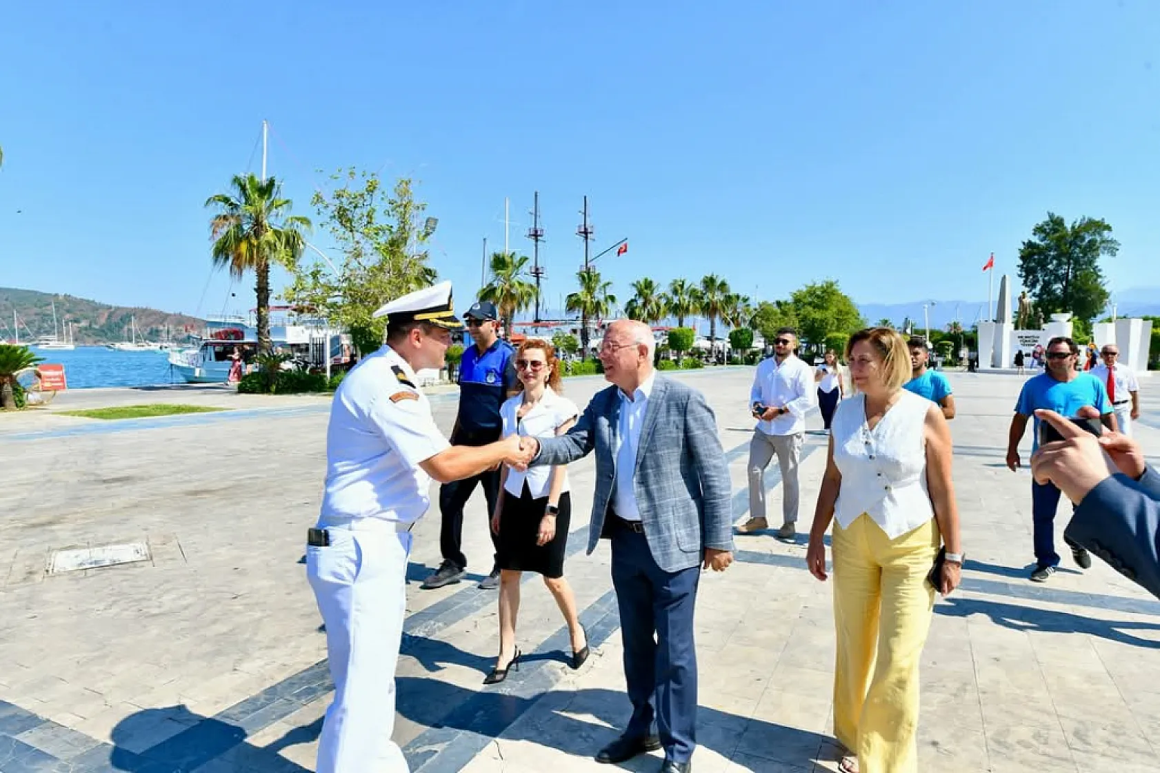 Fethiye'de Türkiye Çevre Haftası'nda çelenk sunumu