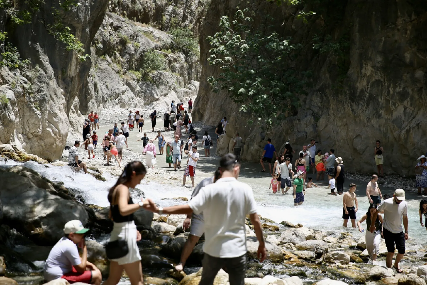 Saklıkent Kanyonu'nda bayram tatili yoğunluğu