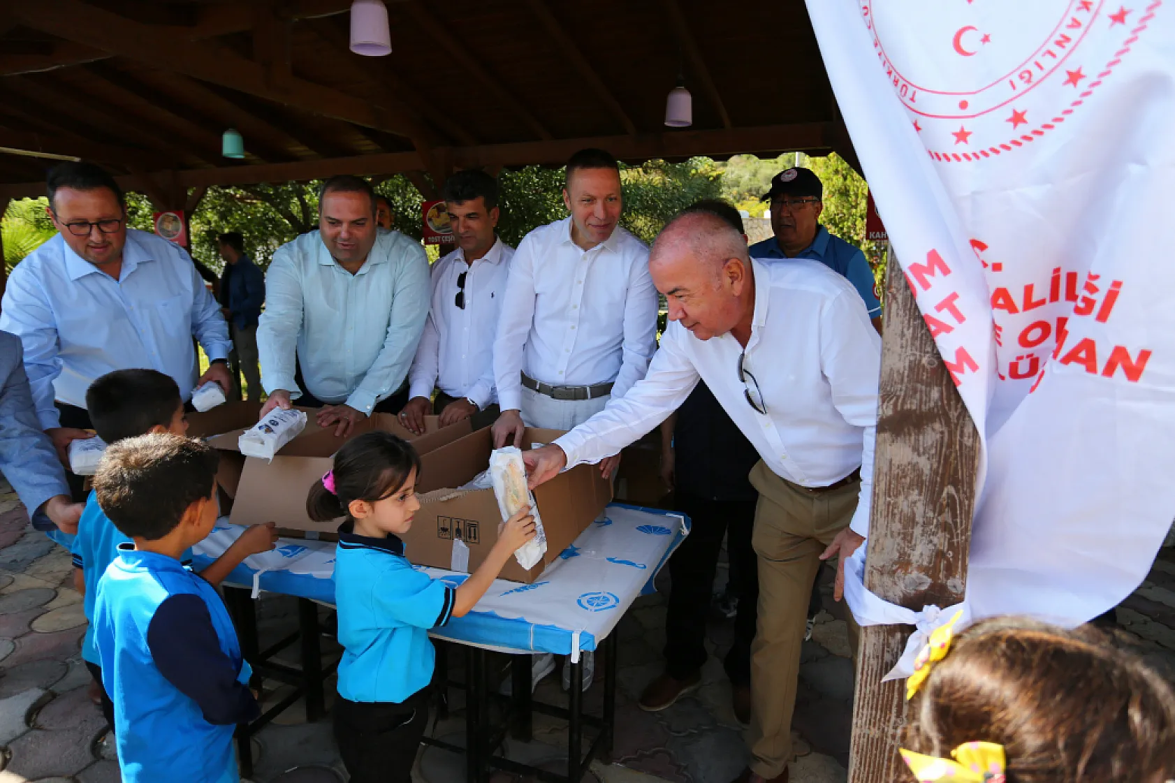 Milas Boğaziçi'nde 160 Bin Yavru Balık Denizle Buluştu