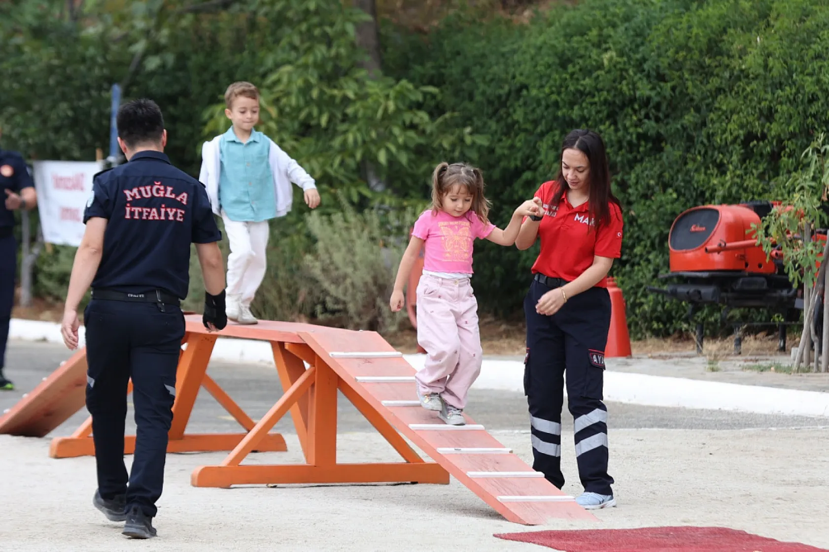 İtfaiye Haftası'nda küçük kahramanlar sahada