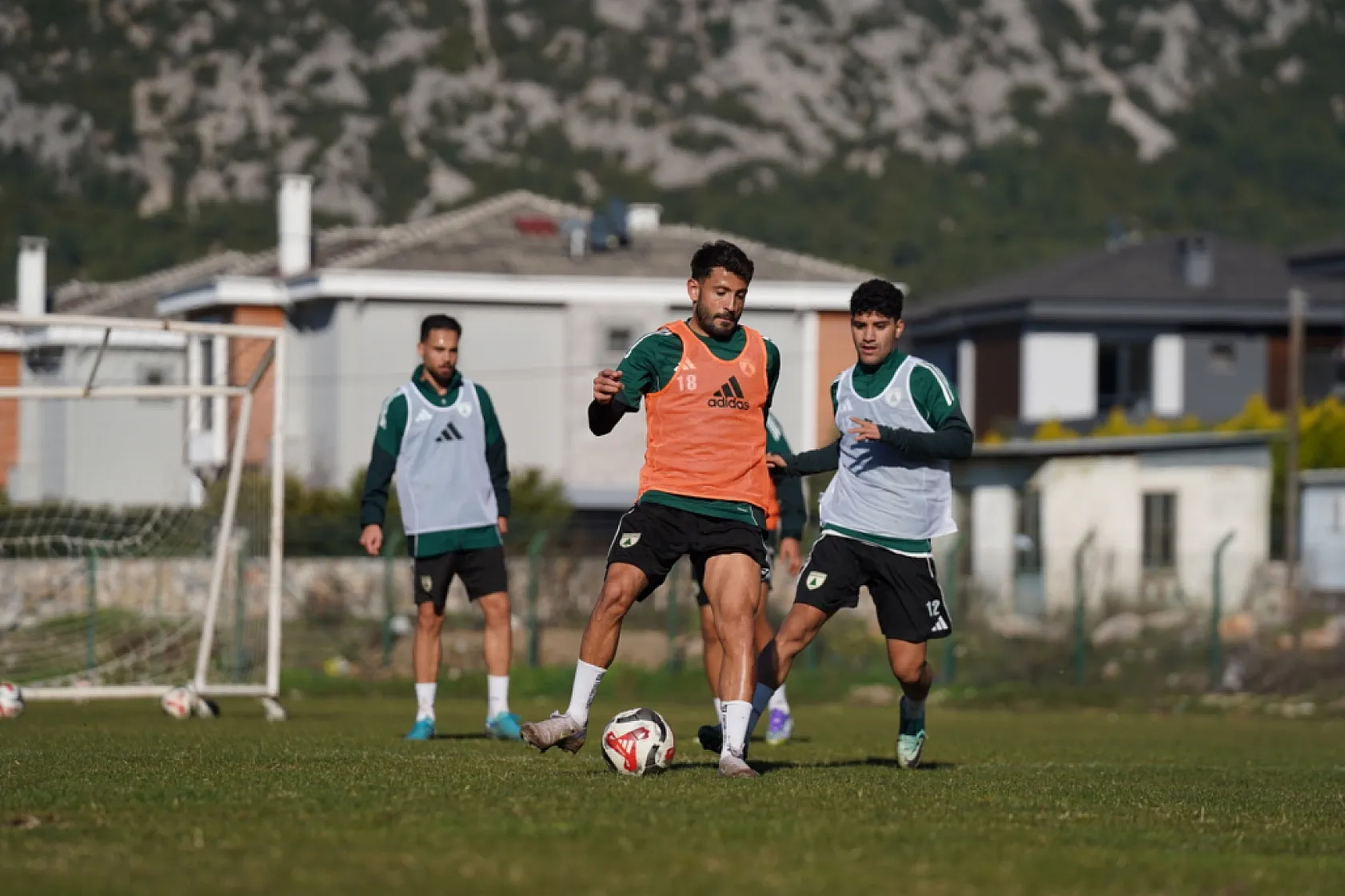Muğlaspor Şampiyonluk Yolunda Frene Basmıyor: Hedef İnegölspor