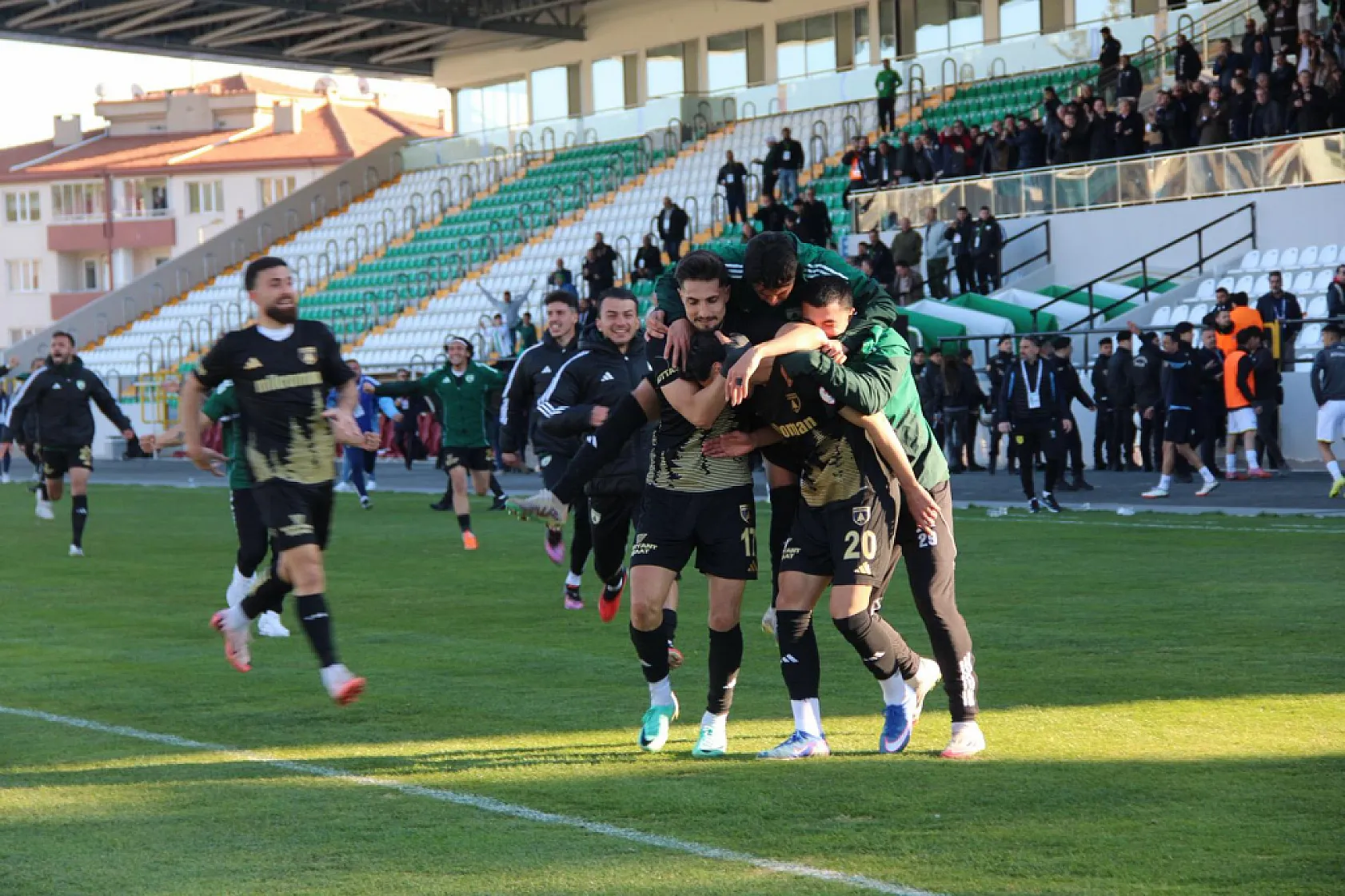 Muğlaspor Uzatmada Coştu, Liderliği Geri Aldı