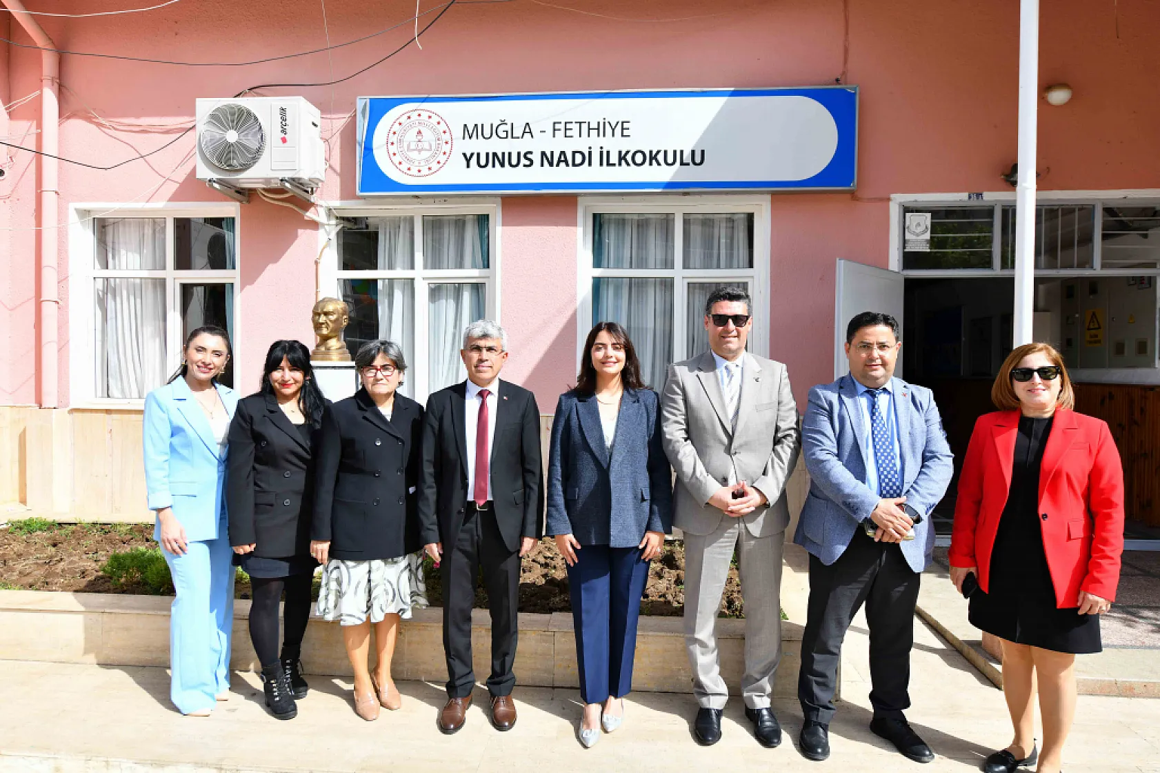 Fethiye'de Yunus Nadi İlköğretim Okulu'nda Otizm Farkındalık Sergisi düzenlendi