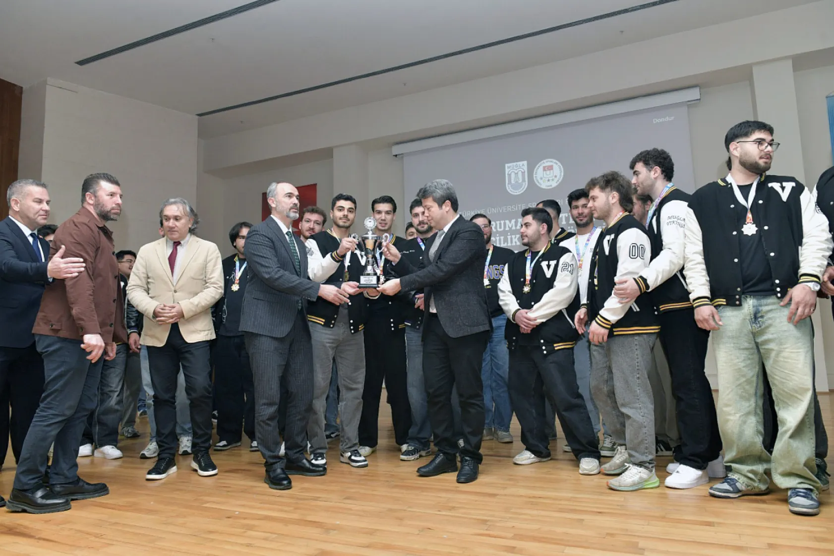 Zirvenin sahibi MSKÜ: Korumalı futbolda süper lige yükseldi