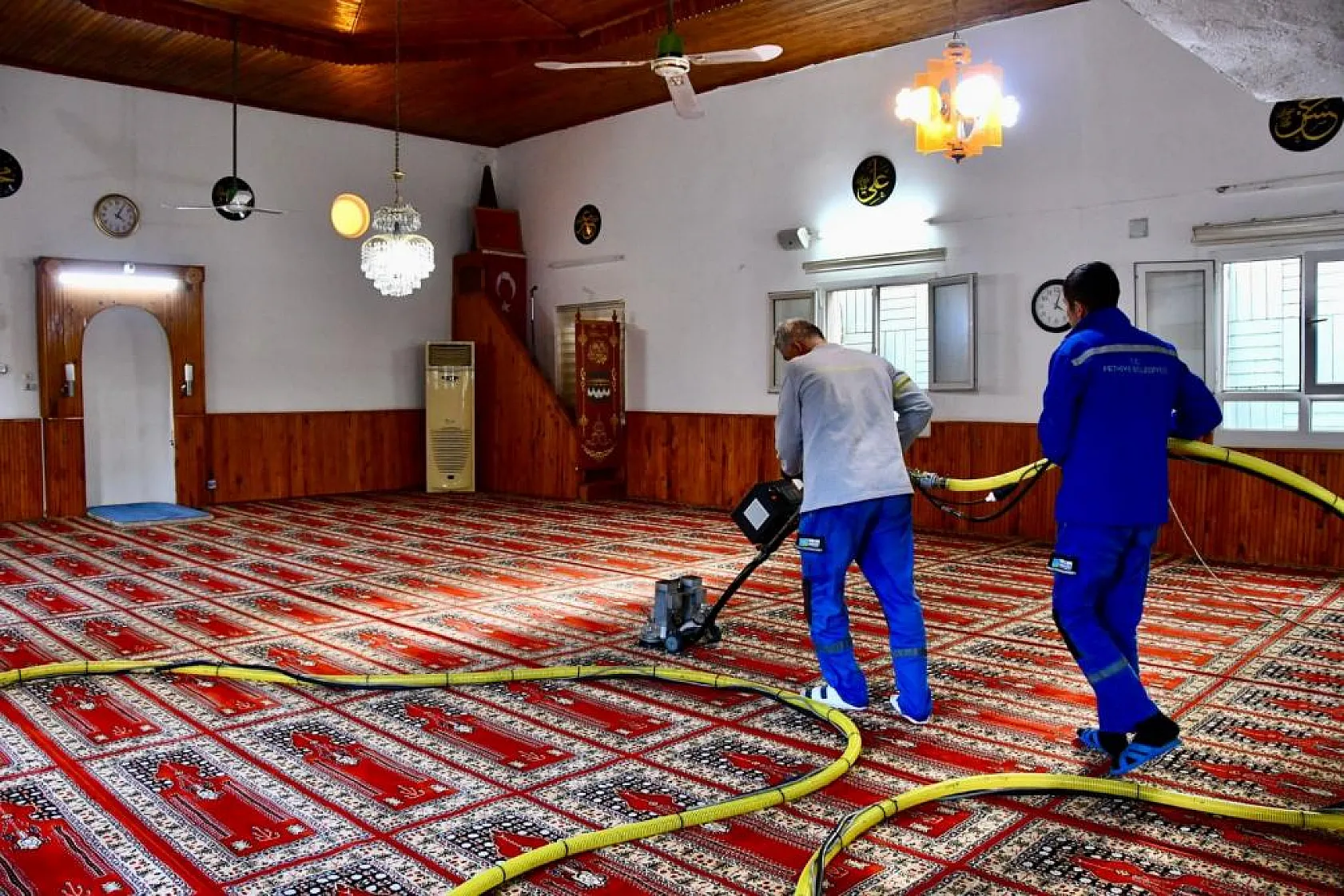 Fethiye'de Camilerde Temizliğe Başlandı