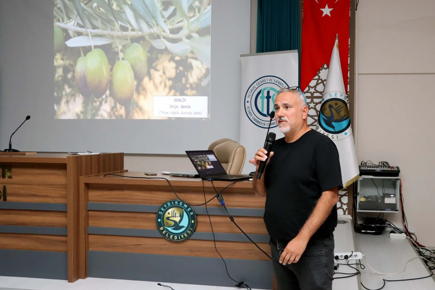 Zeytin ve Zeytinyağı Üretiminde Kalite Arttırıcı Uygulamalar Paneli yapıldı