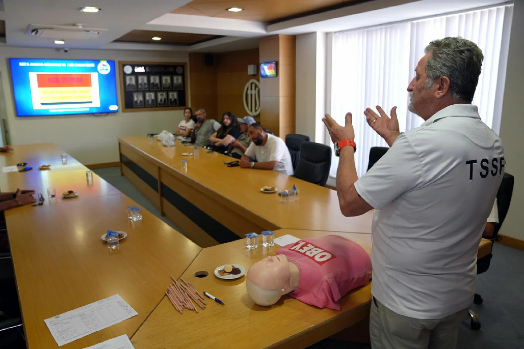 Fethiye'de 12 kişi bronz cankurtaran belgesi aldı