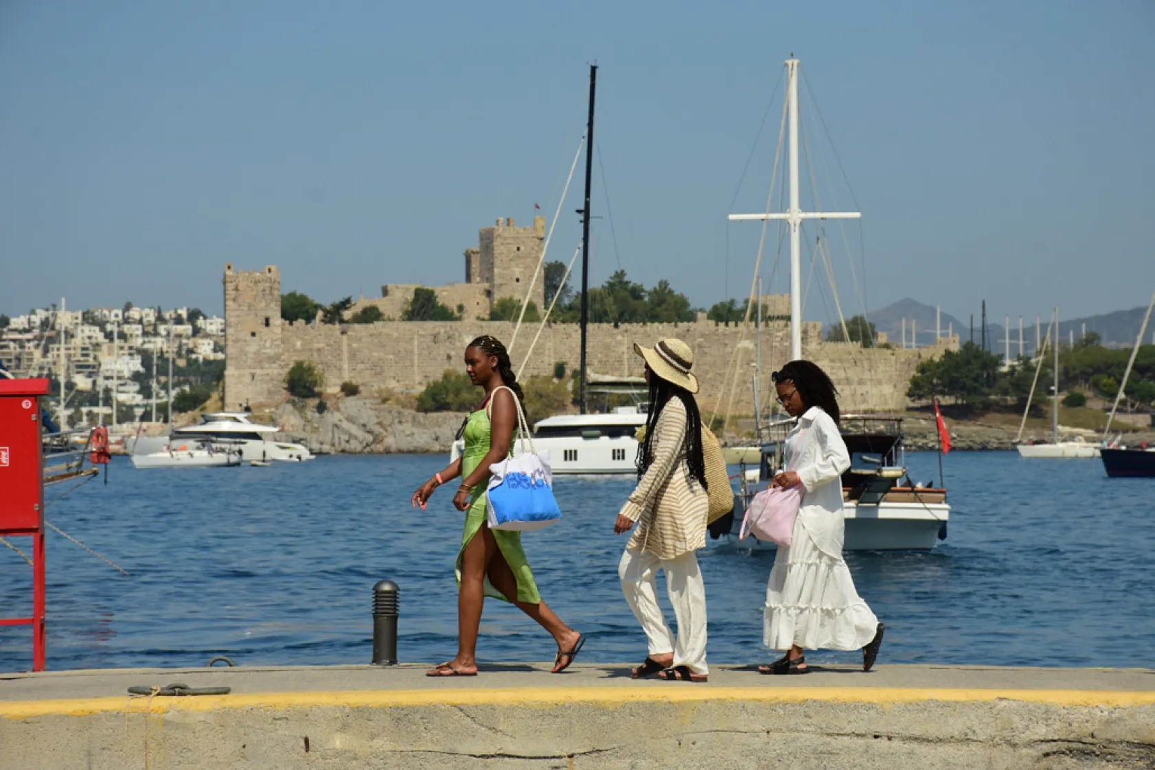 Bodrum eşsiz koylarıyla ziyaretçilerine keyifli bayram tatili yaşatıyor