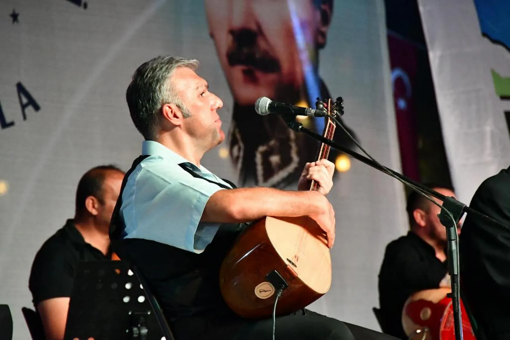 Neşet Ertaş Türkülerle Anıldı
