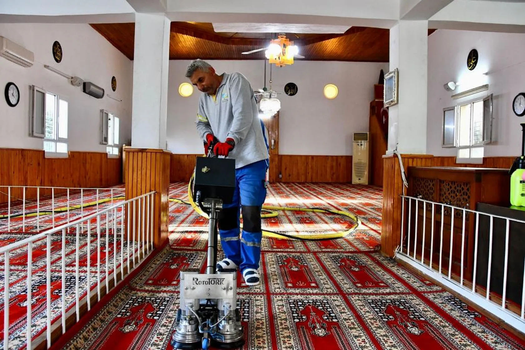 Fethiye'de Camilerde Temizliğe Başlandı
