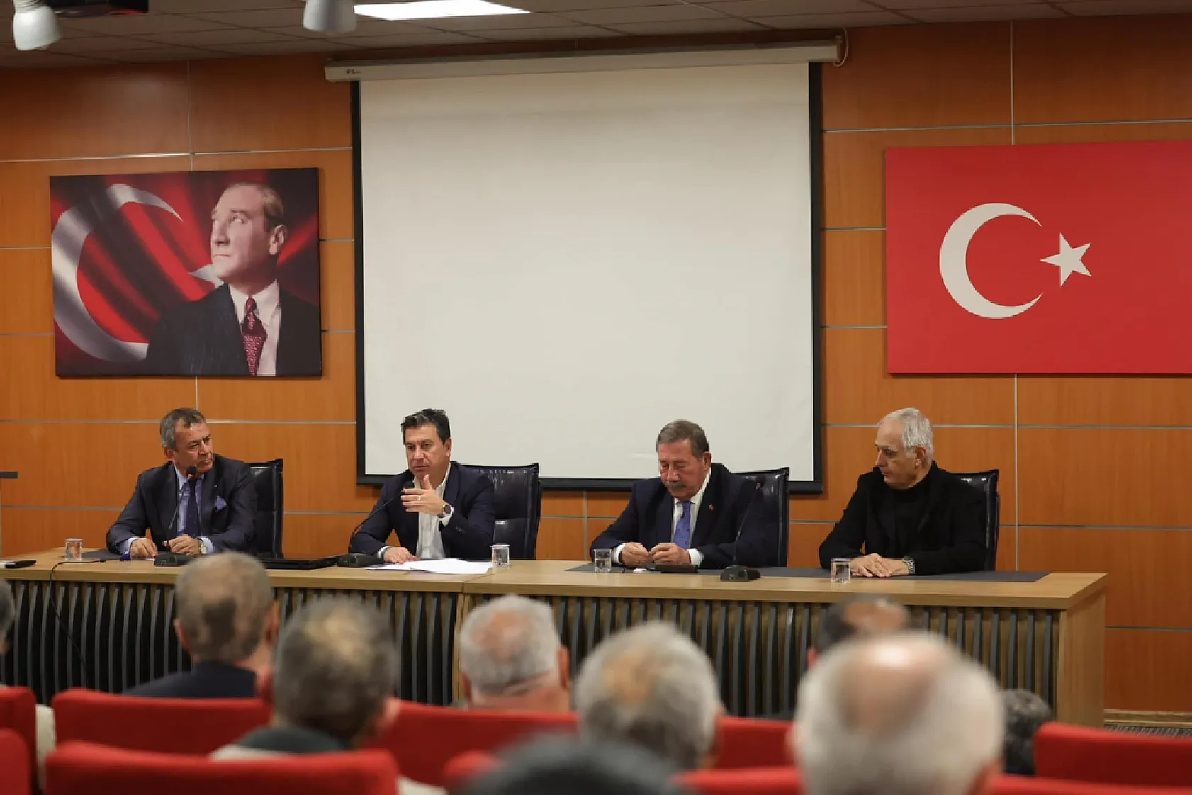 Başkan Aras Milas'ta inceleme ve ziyaretlerde bulundu