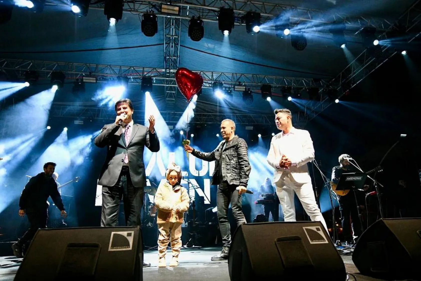 Fethiye Beşkaza Meydanı Haluk Levent İle Coştu