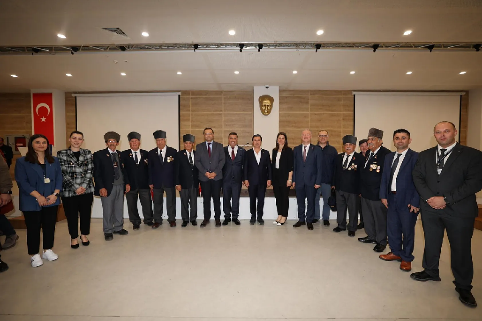 Büyükşehir'den şehitlerimize vefa: Muğla Şehitler Albümü tanıtıldı
