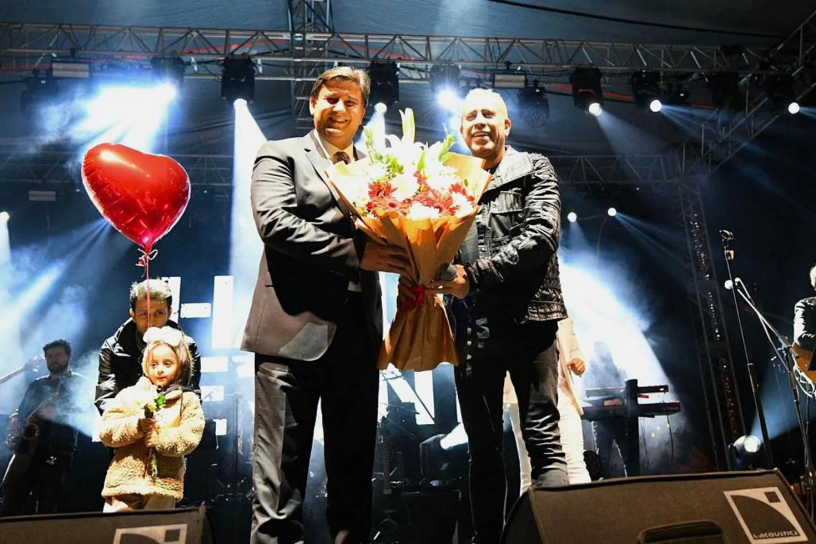 Fethiye Beşkaza Meydanı Haluk Levent İle Coştu