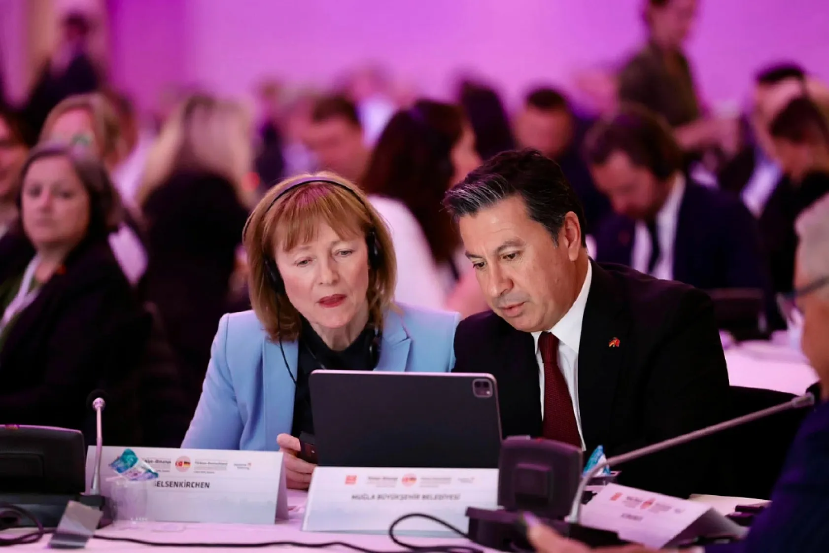 Başkan Aras, Türkiye-Almanya Kardeş Şehirler Zirvesi'ne Katıldı