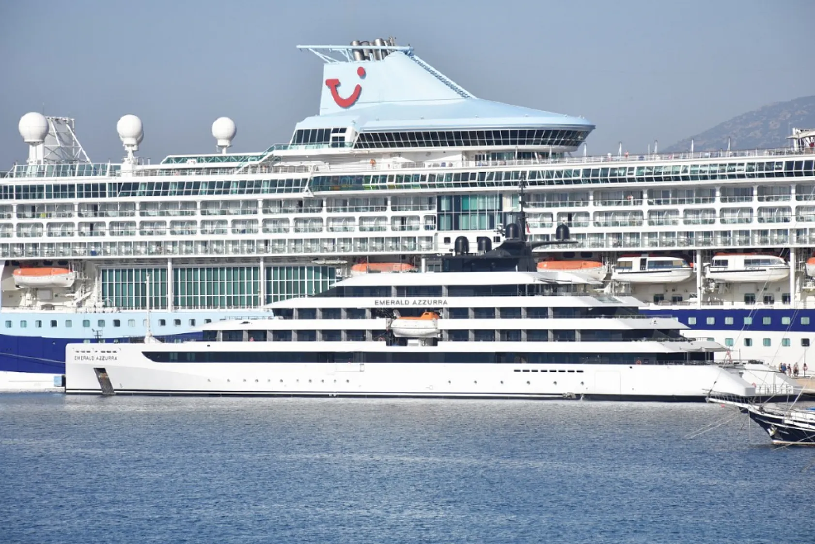 Bodrum'a iki kruvaziyerle 1853 yolcu geldi