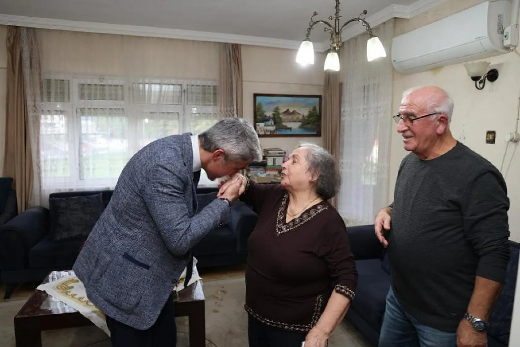 Başkan Oktay öğretmenini unutmadı