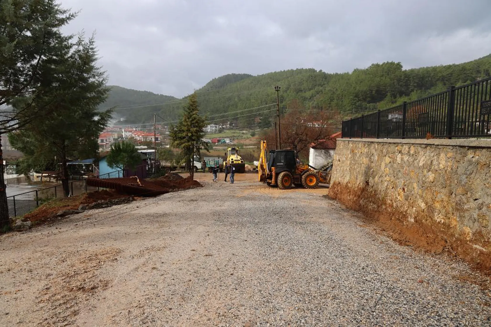 Belediye, Meydan Yapmak İçin Kolları Sıvadı