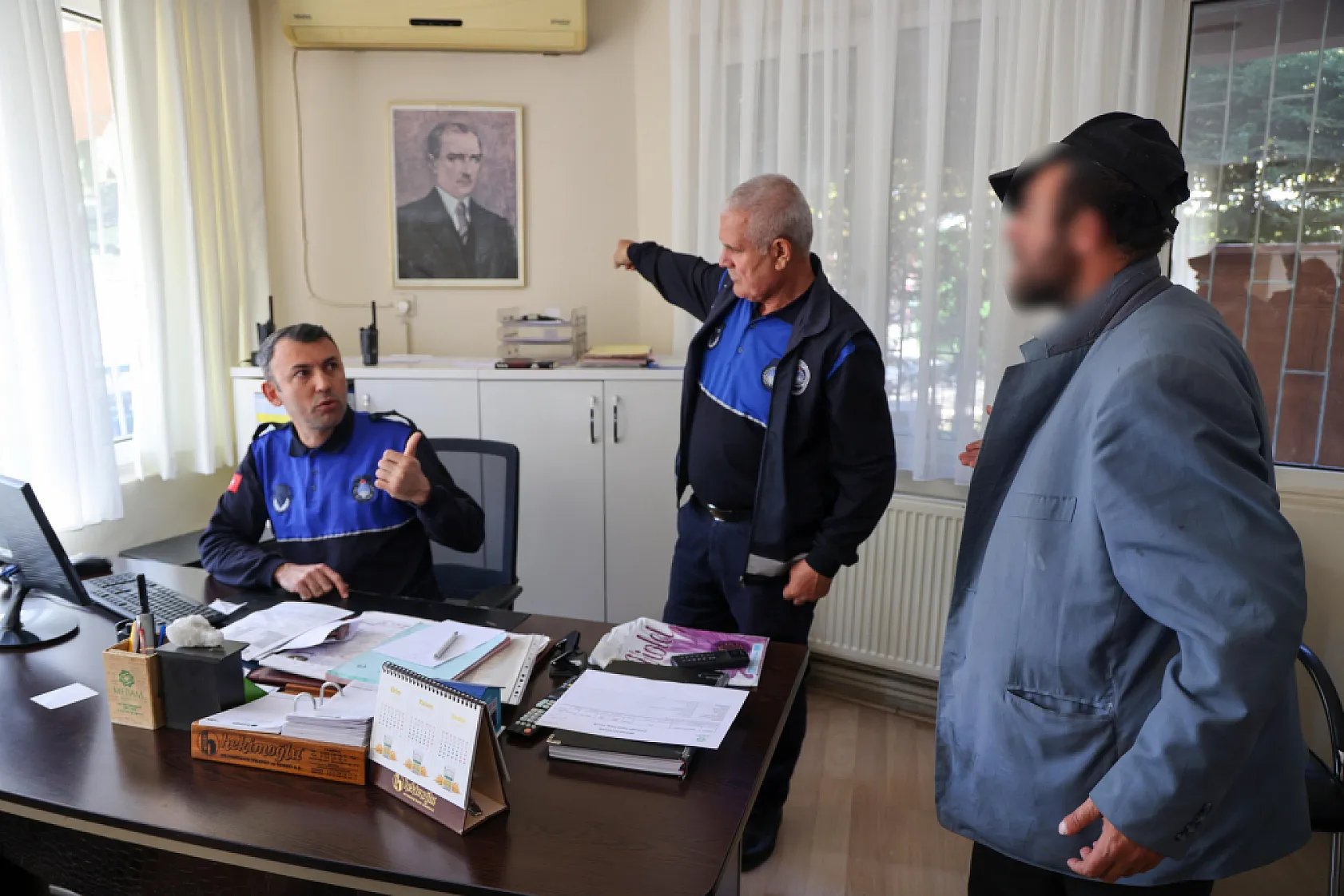 Gezgin dilenci üzerinden çıkan paralarla pes dedirtti