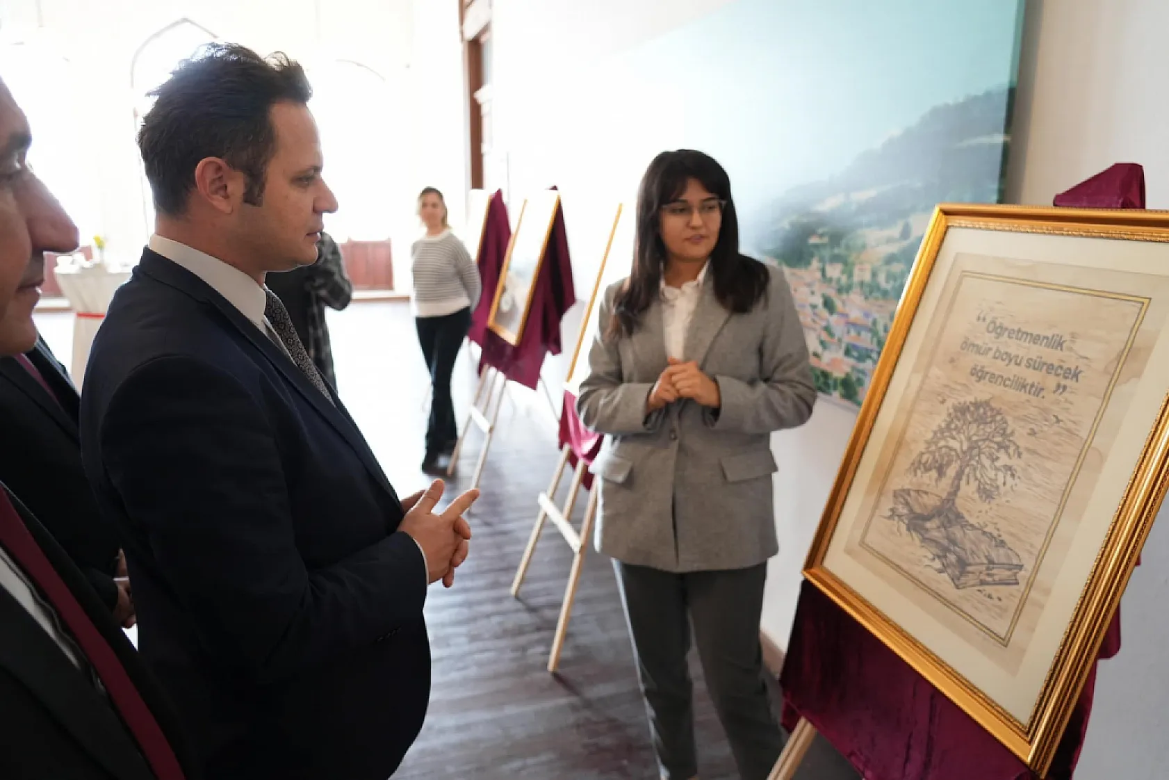 Muğla'da 24 Kasım öğretmenler Günü'ne özel resim sergisi açıldı