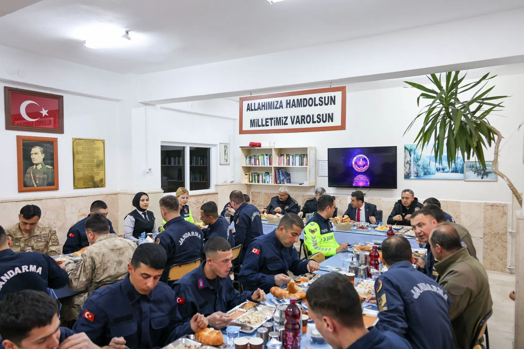 Babasıyla görüntülü görüşen Mehmetçik duygu dolu anlar yaşadı