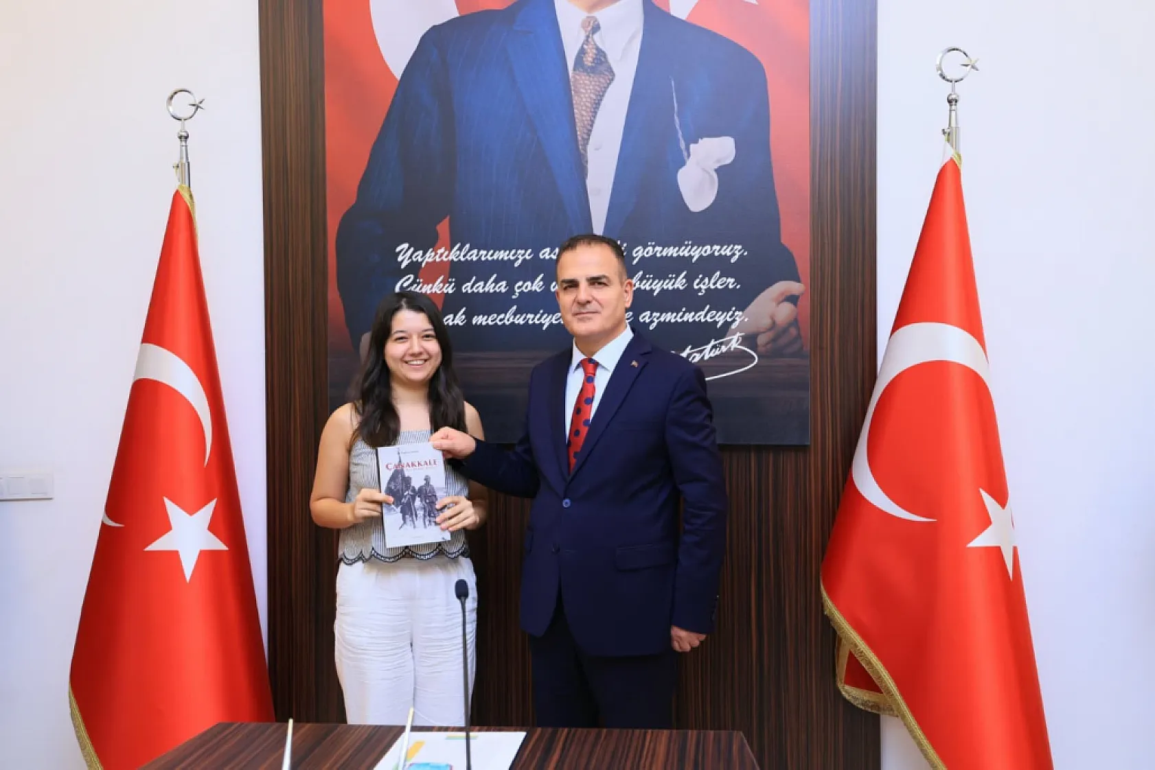 Vali Akbıyık başarılı öğrencileri ağırladı