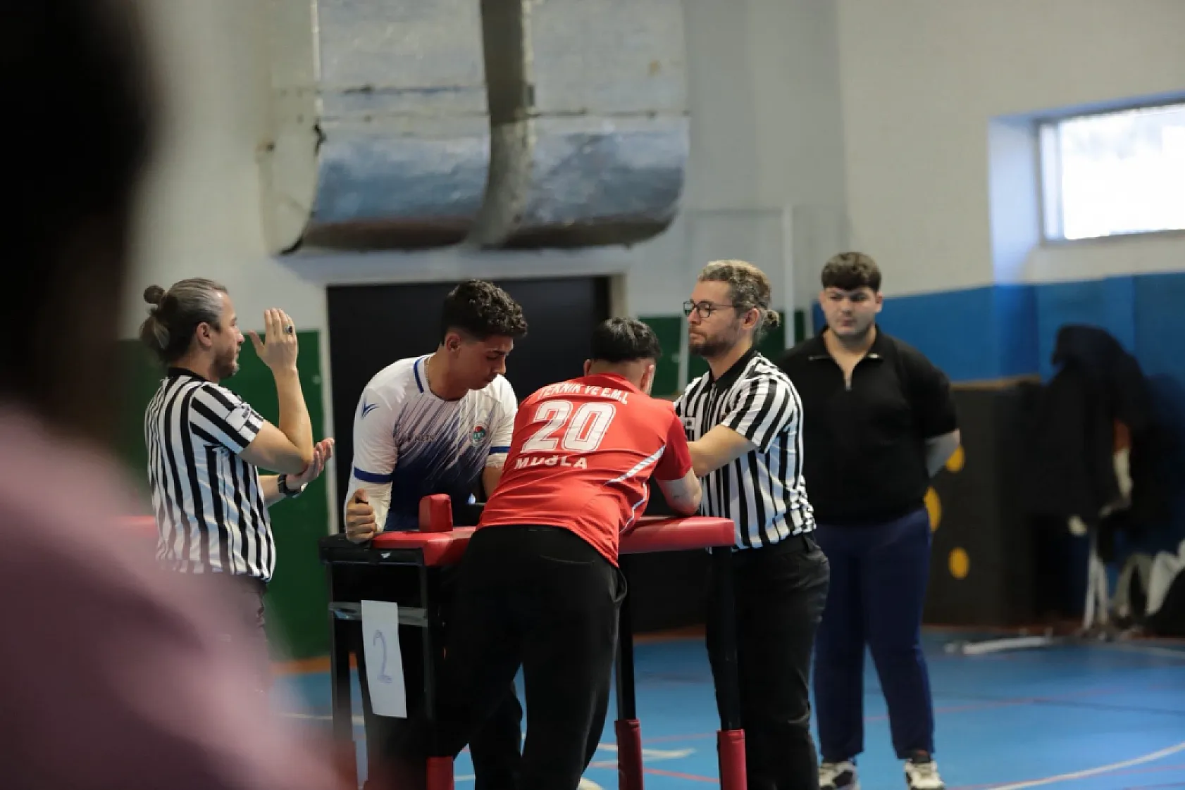 Muğla okul sporları gençler bilek güreşi il birinciliği Menteşe'de tamamlandı