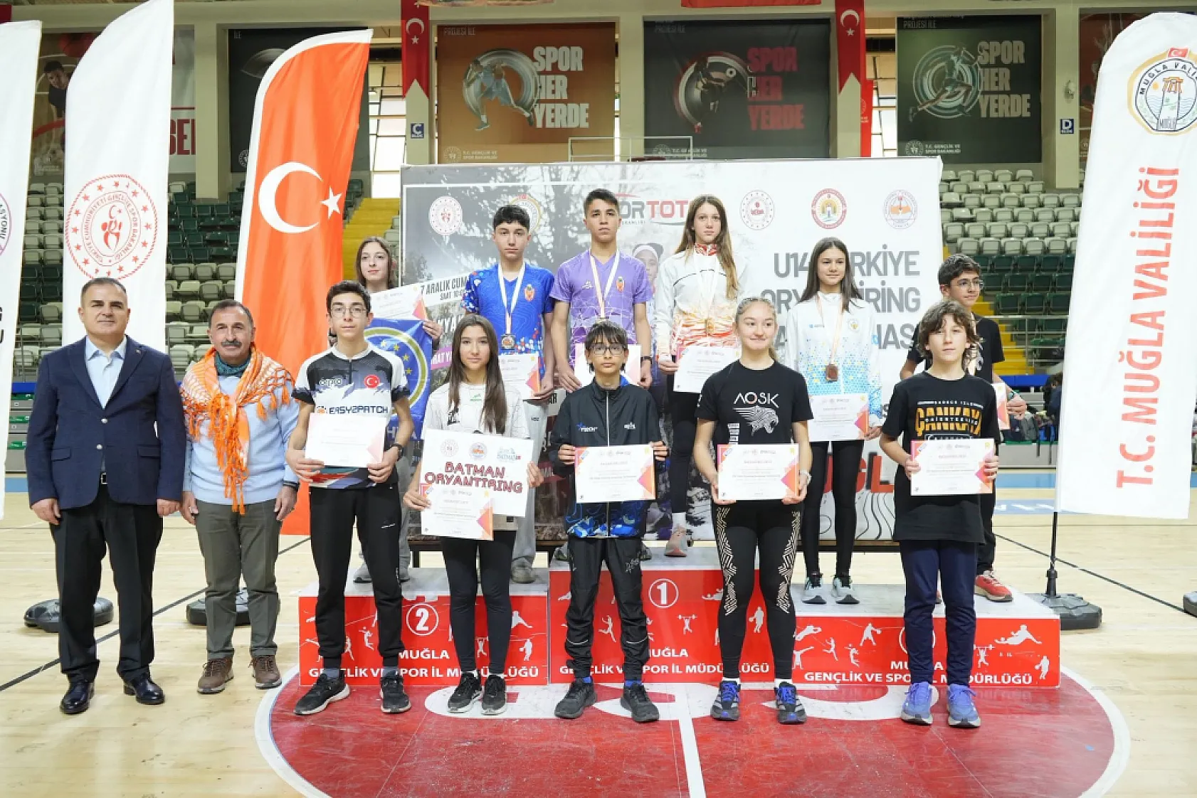 Muğla'da oryantiringde genç yıldızlar kupalarına kavuştu