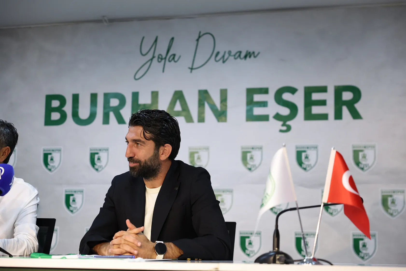 Bodrum FK, Burhan Eşer ile yola devam kararı aldı