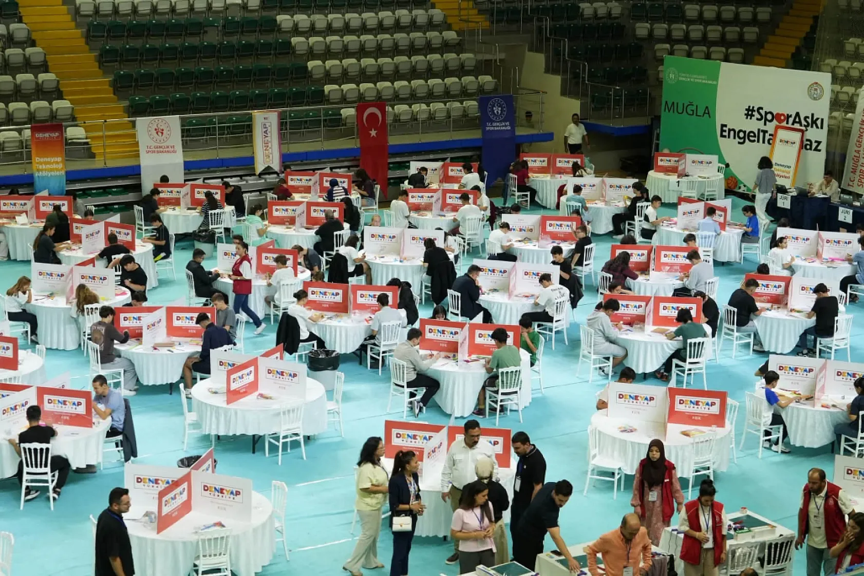 Muğla'da Deneyap uygulama sınavı yoğun katılımla gerçekleştirildi